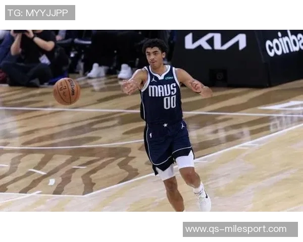 克莱上半场状态低迷仅得5分三分球命中率惨淡