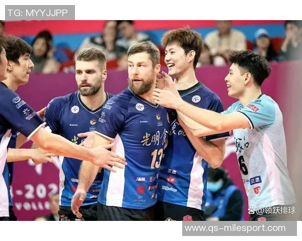 新赛季三外援齐聚基地ErikThomas加入合训提升球队实力