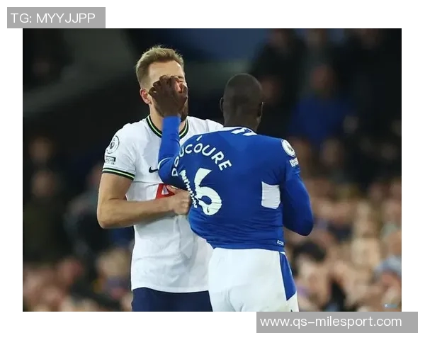 哈曼质疑凯恩提前续约称其回防过深影响进球表现需观察硬仗能力