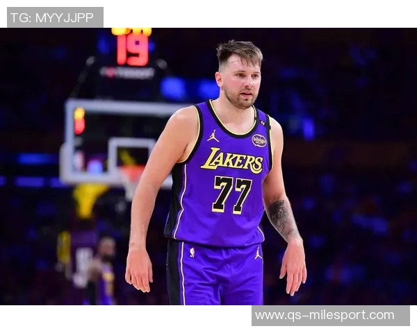 东契奇单打无解湖人防守漏洞显现后场短板依旧难以弥补