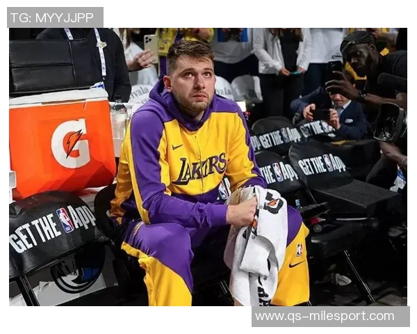 东契奇单打无解湖人防守漏洞显现后场短板依旧难以弥补