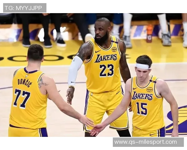 东契奇与里夫斯联手发威詹姆斯是否会影响他们的表现引发热议