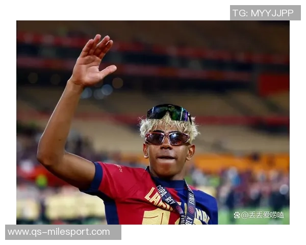 西媒报道亚马尔备战巴黎之战积极训练成为最后离场球员之一