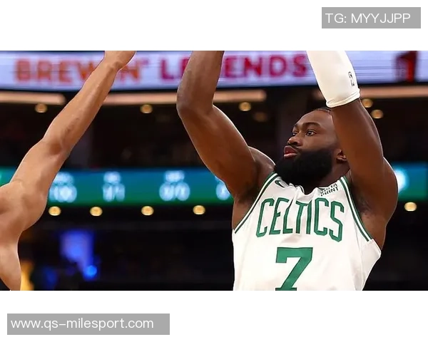 杰伦布朗展现防守实力对手投篮命中率降至联盟第二低的3937